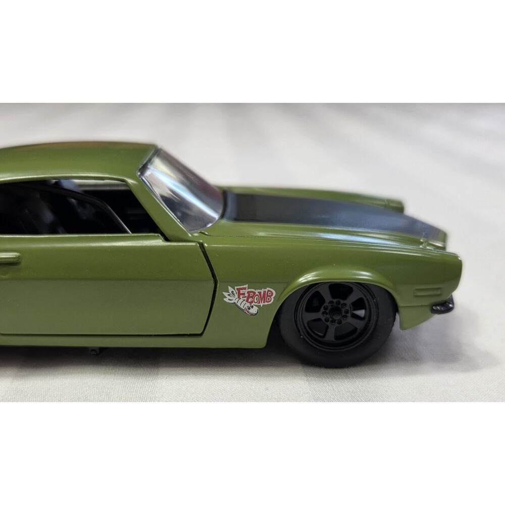 DOM'S 1973 CHEVROLET CAMARO F-BOMB GREEN FAST & FURIOUS 1/32 DIECAST JADA 99521 - Picture 2 of 10